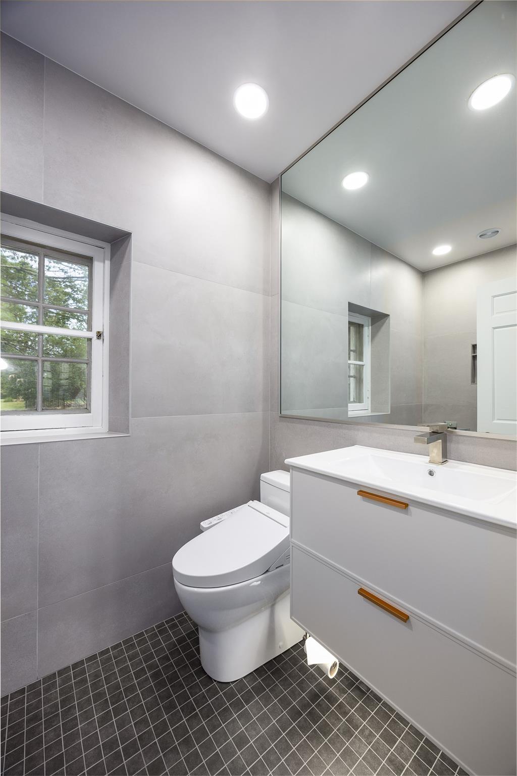 401 Woodmont Road