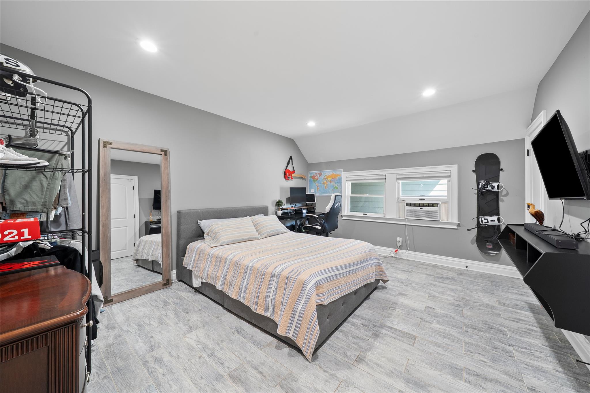 35 Bayway Avenue