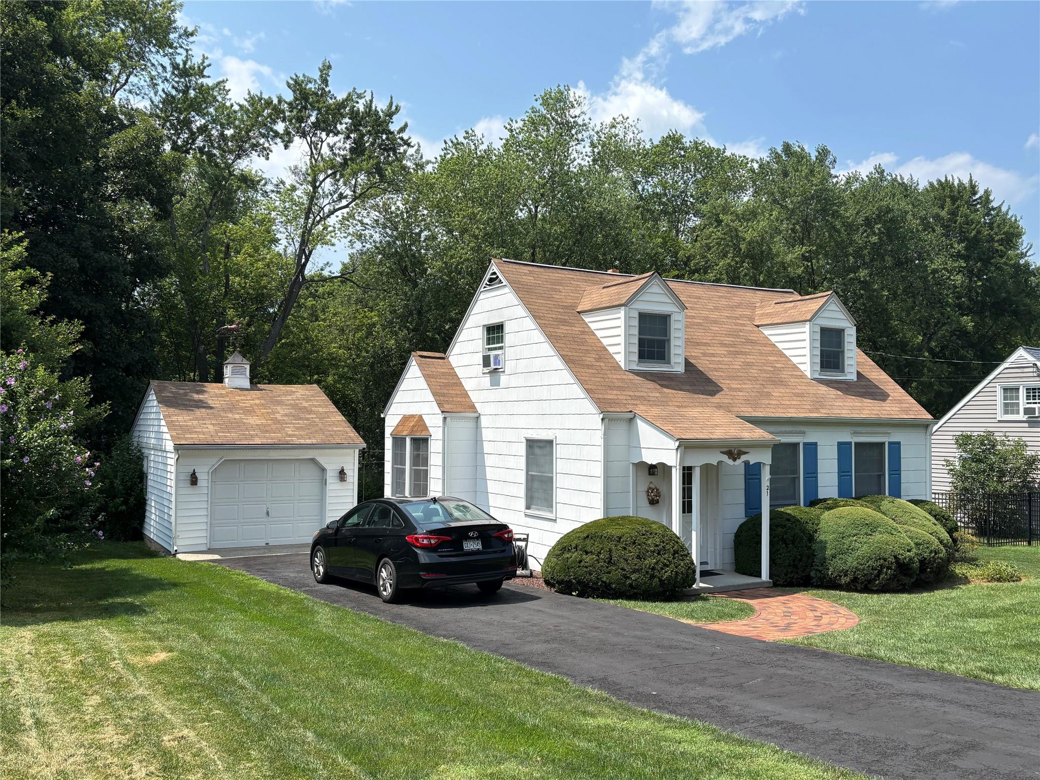 21 Kinderhook Drive