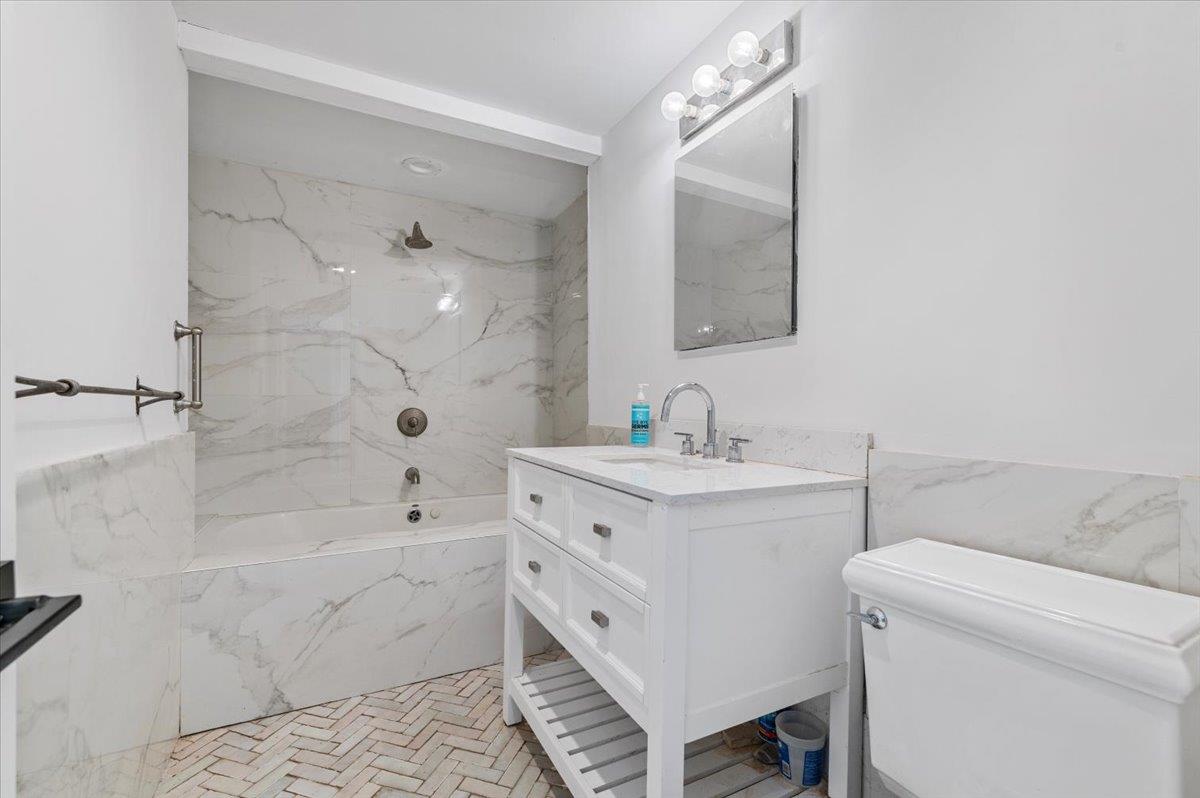 56 W Donellan Road