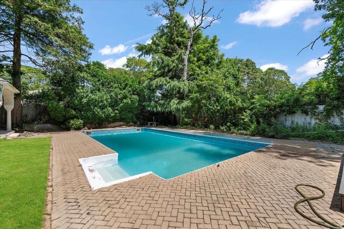 56 W Donellan Road