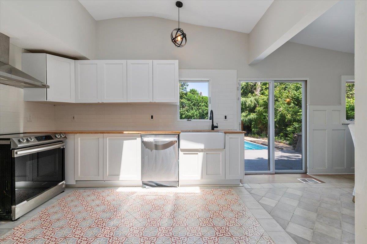 56 W Donellan Road