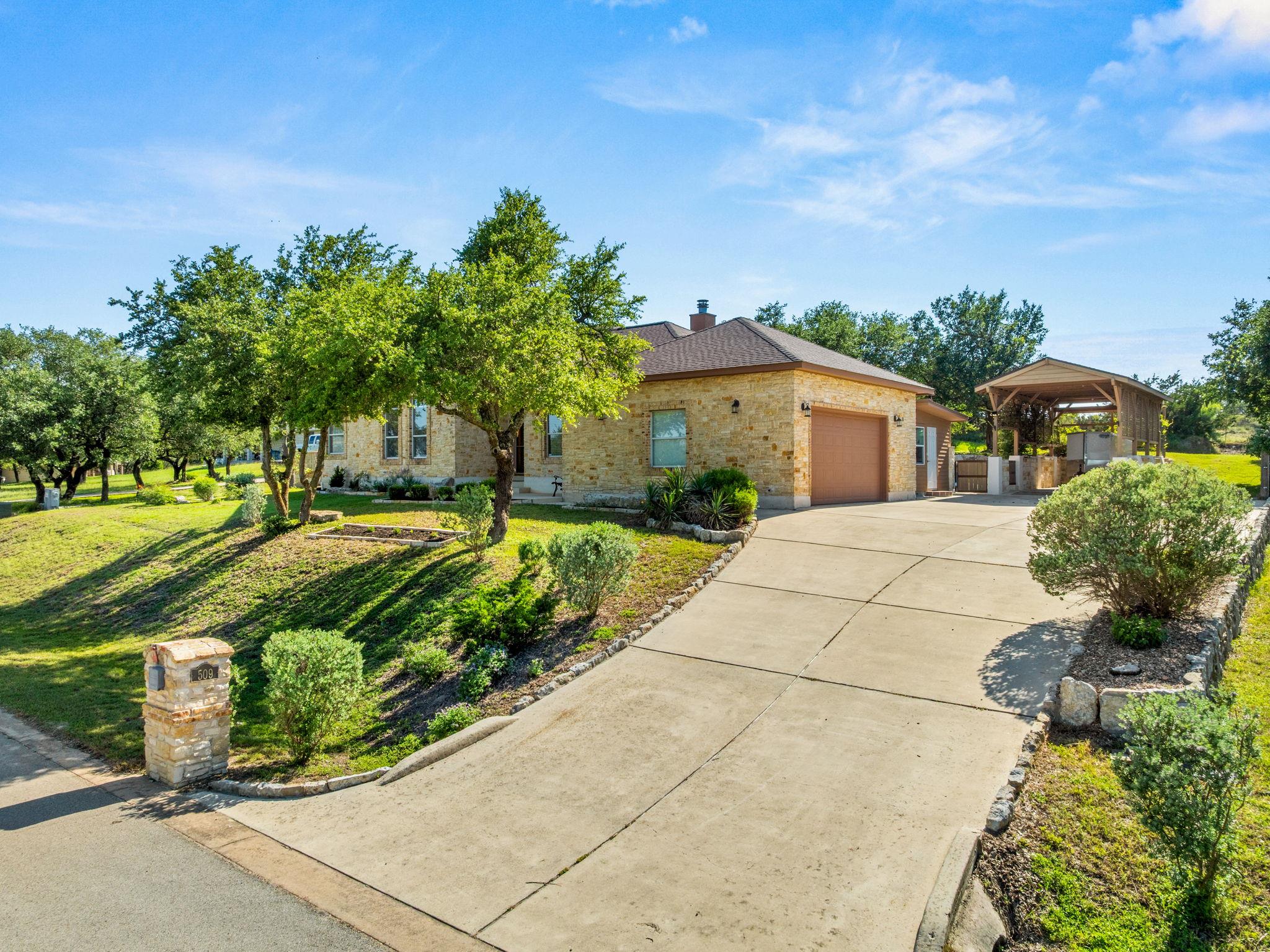 509 Meadow Oaks DR