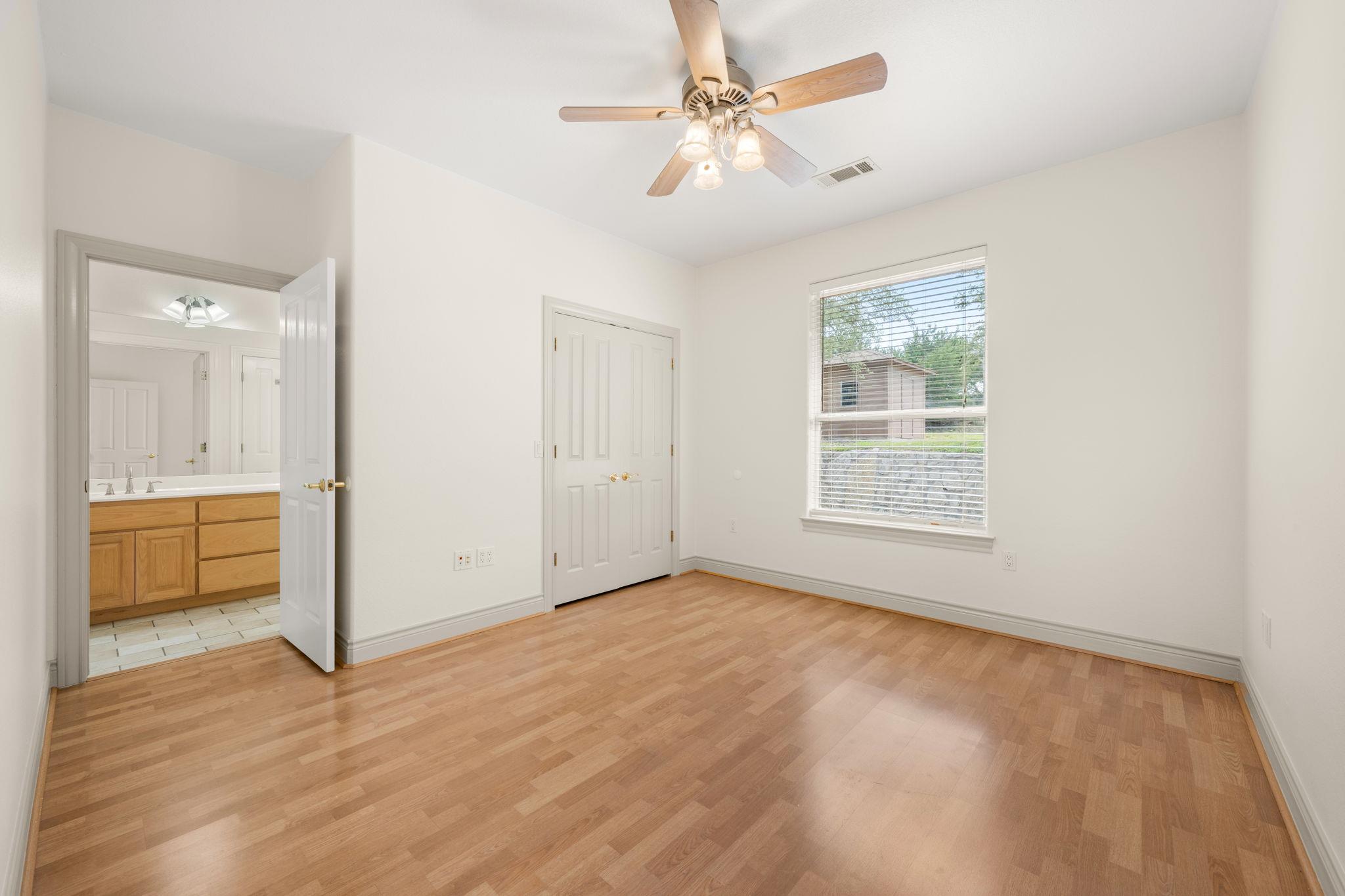 509 Meadow Oaks DR