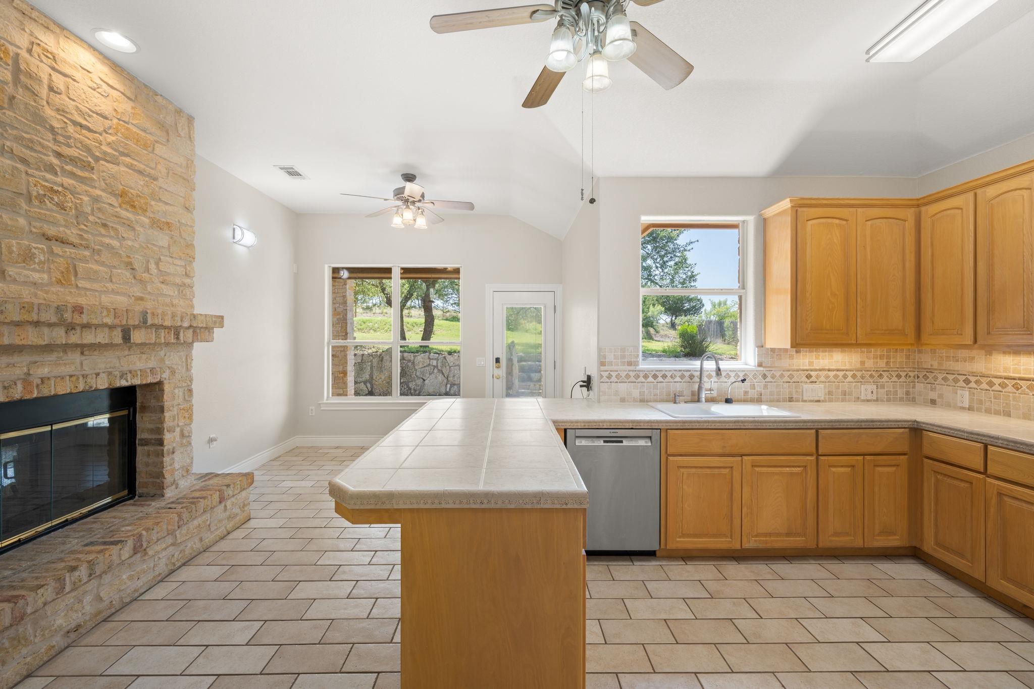 509 Meadow Oaks DR