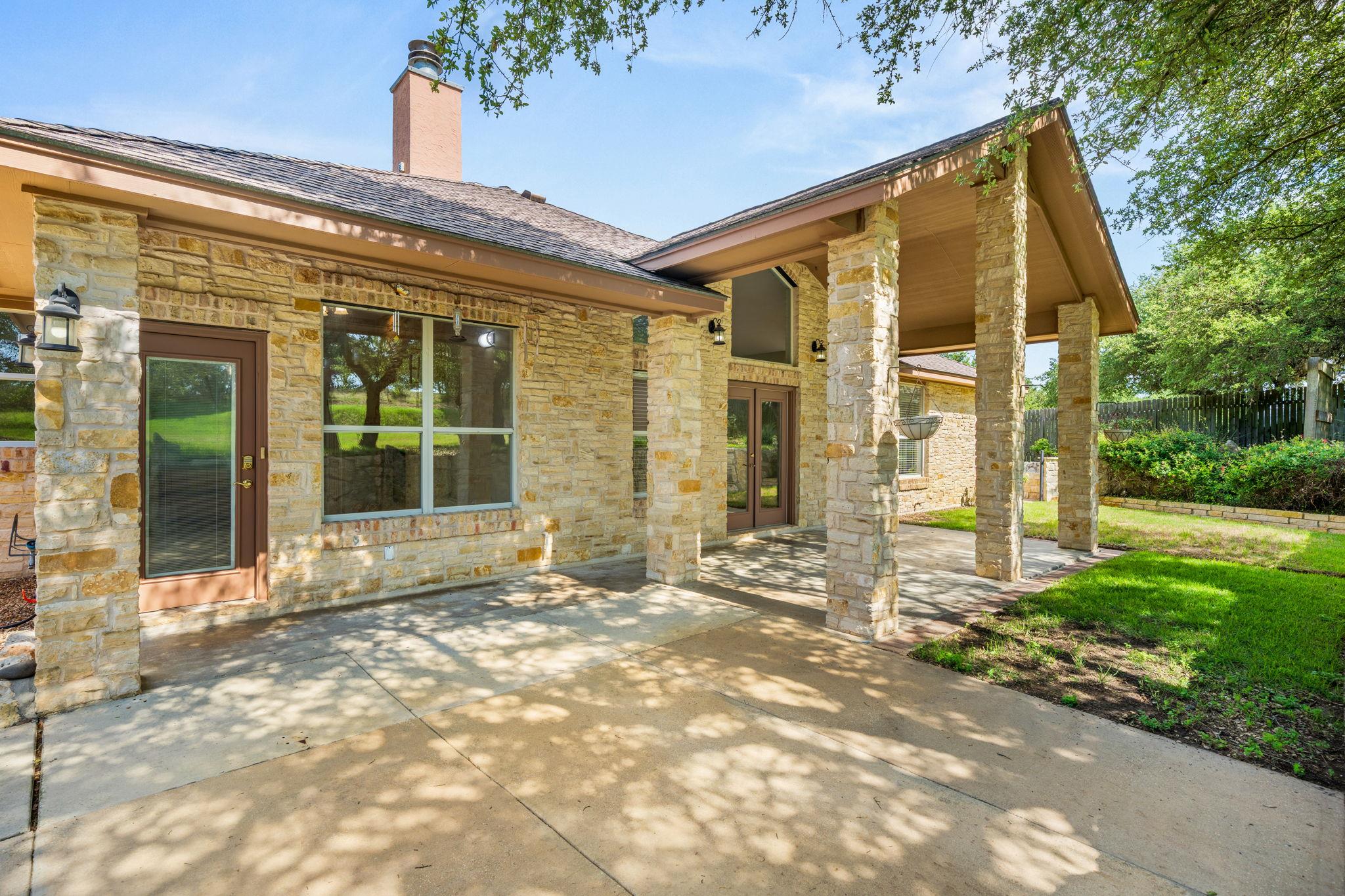 509 Meadow Oaks DR