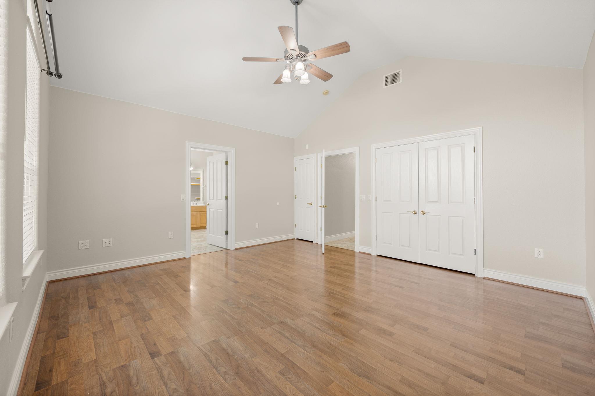 509 Meadow Oaks DR