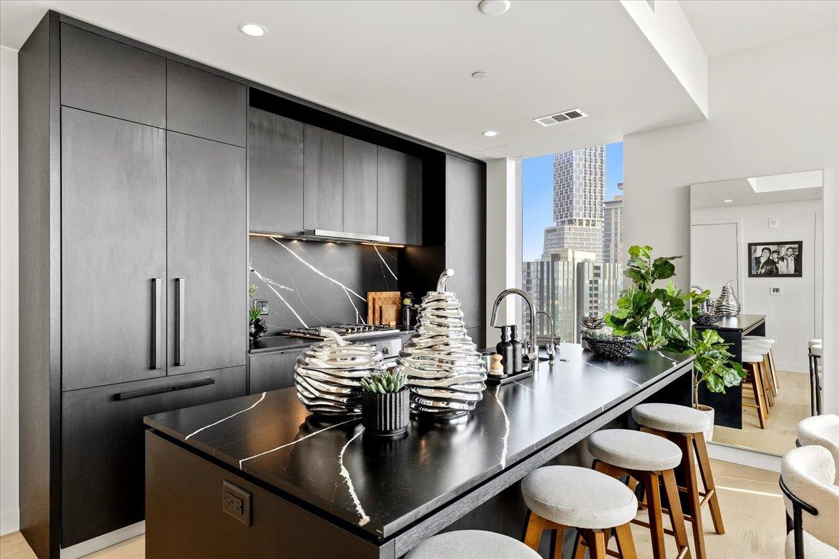 44 East Ave # 3304