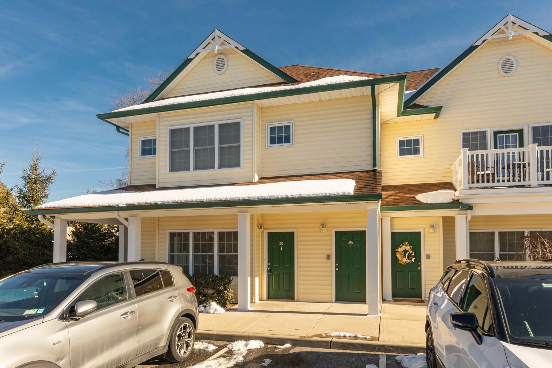 975 Main Street Unit: 8
