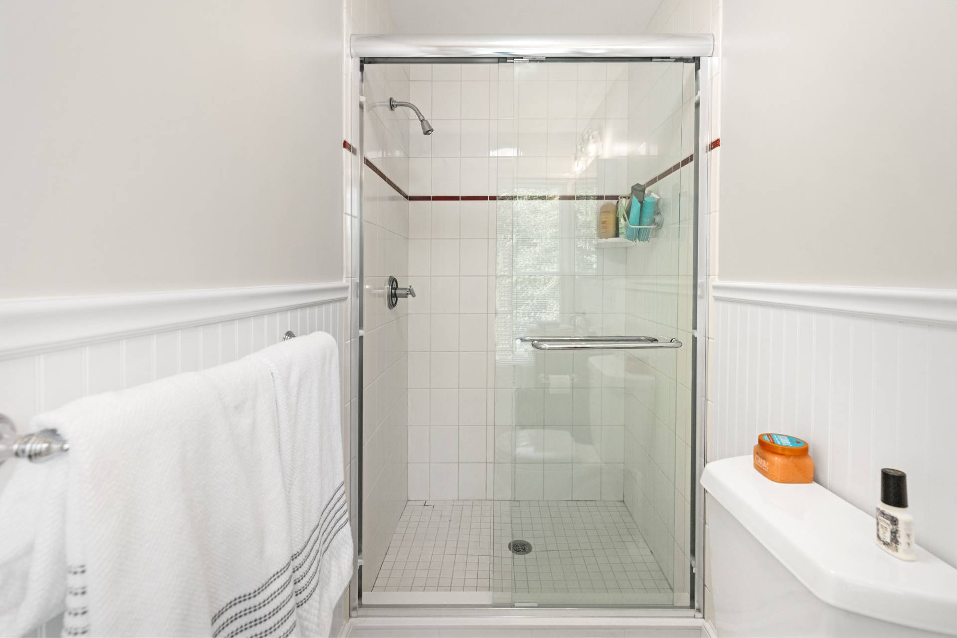 20 UNDERHILL DR