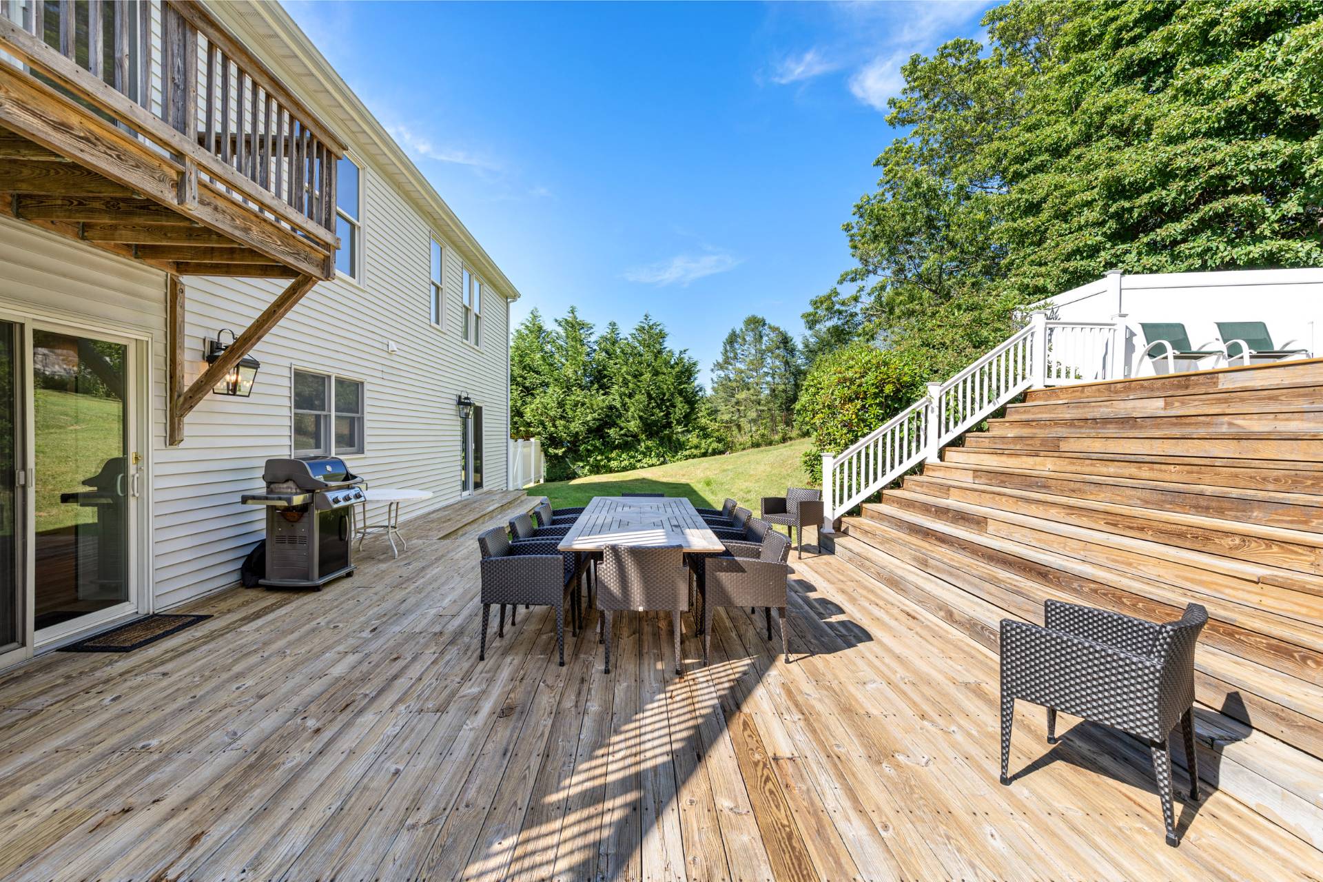 20 UNDERHILL DR