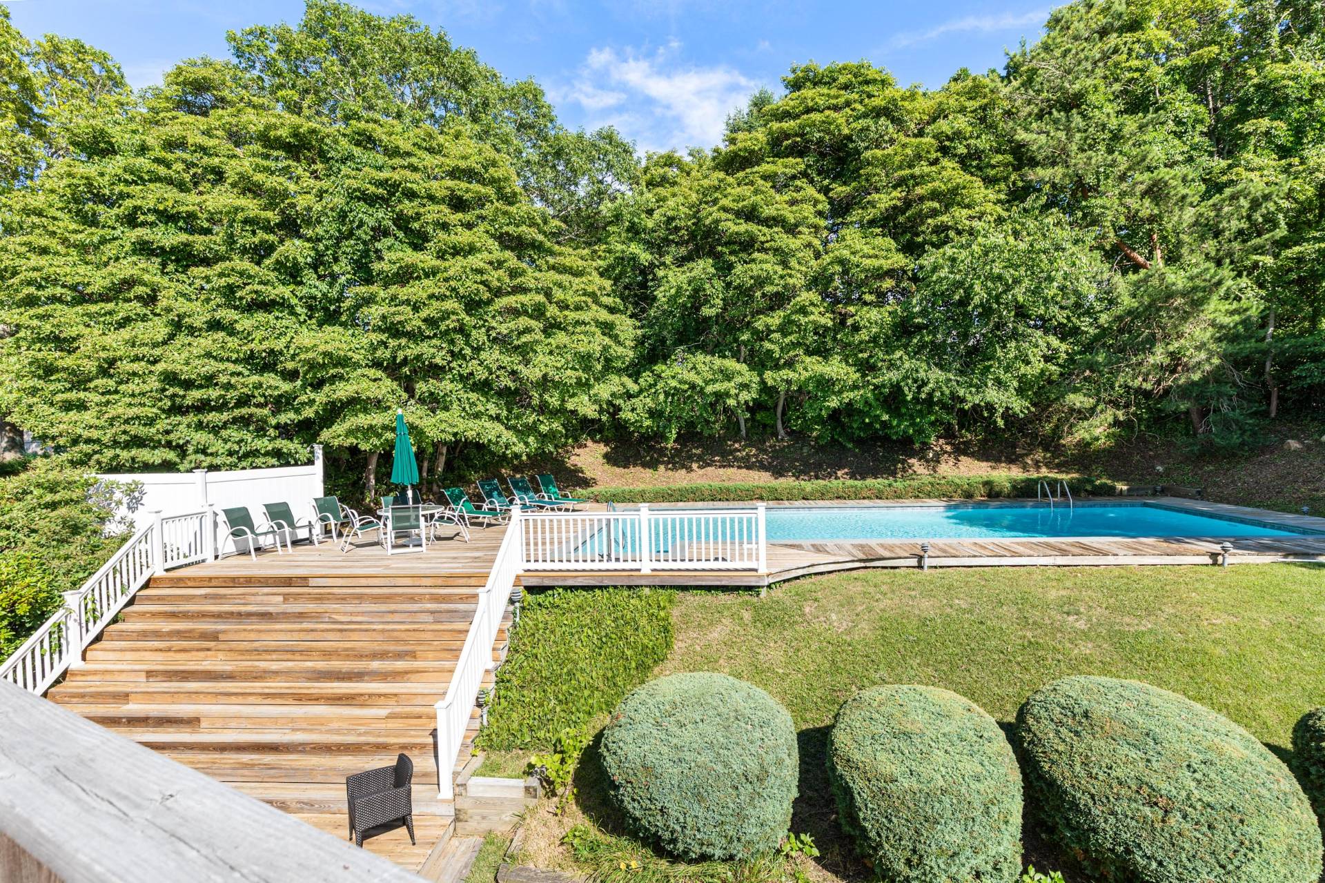 20 UNDERHILL DR
