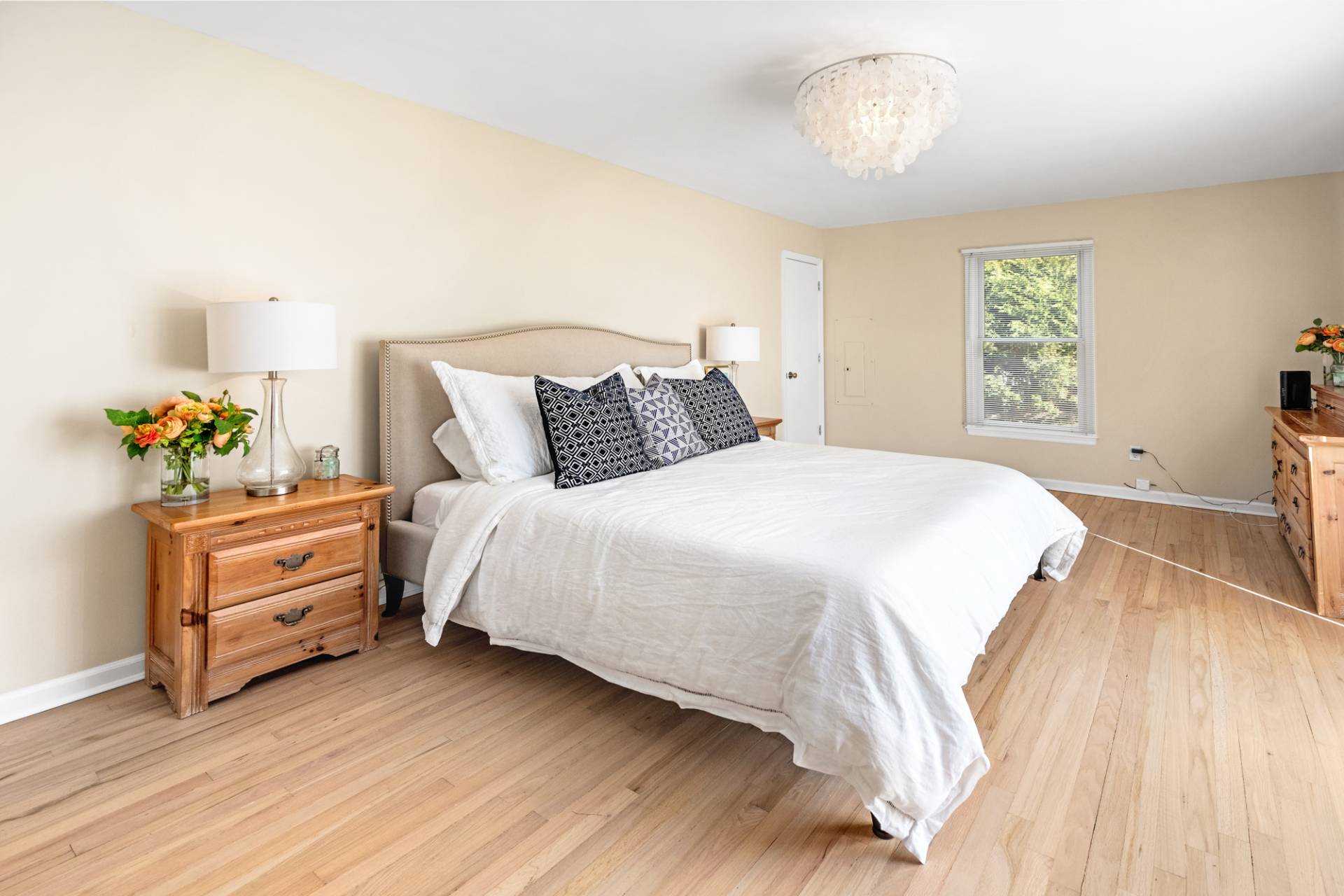 20 UNDERHILL DR