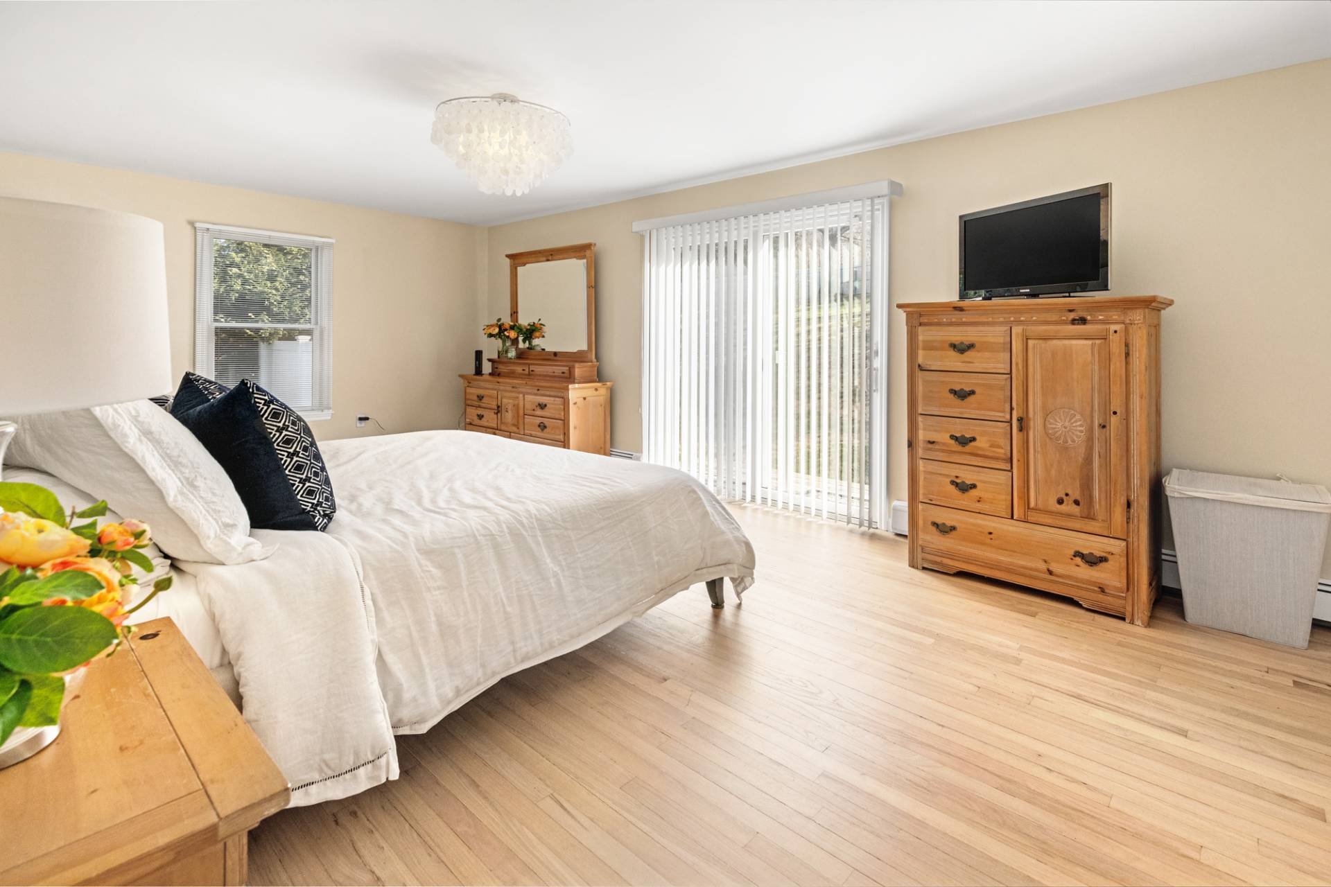 20 UNDERHILL DR