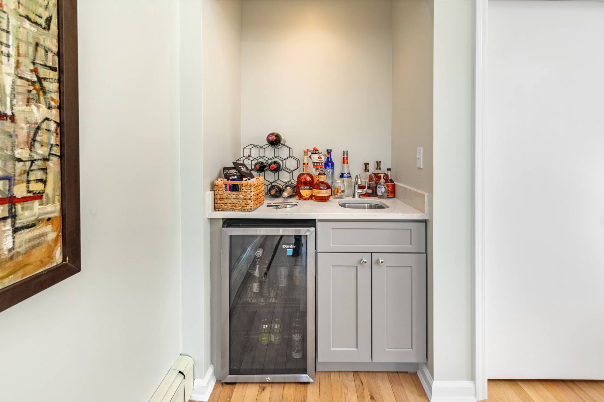 20 UNDERHILL DR