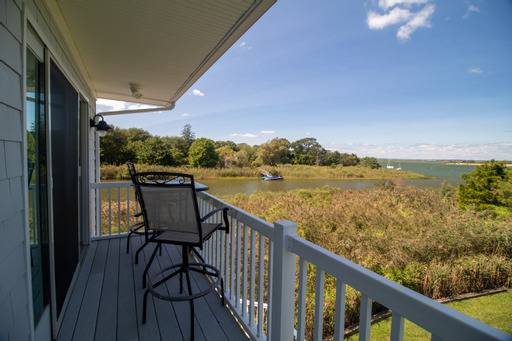 17 DUMAR DR