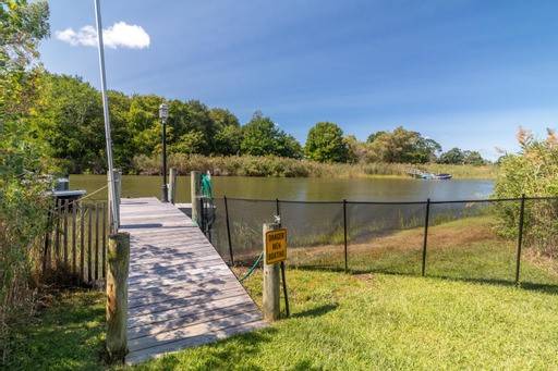 17 DUMAR DR