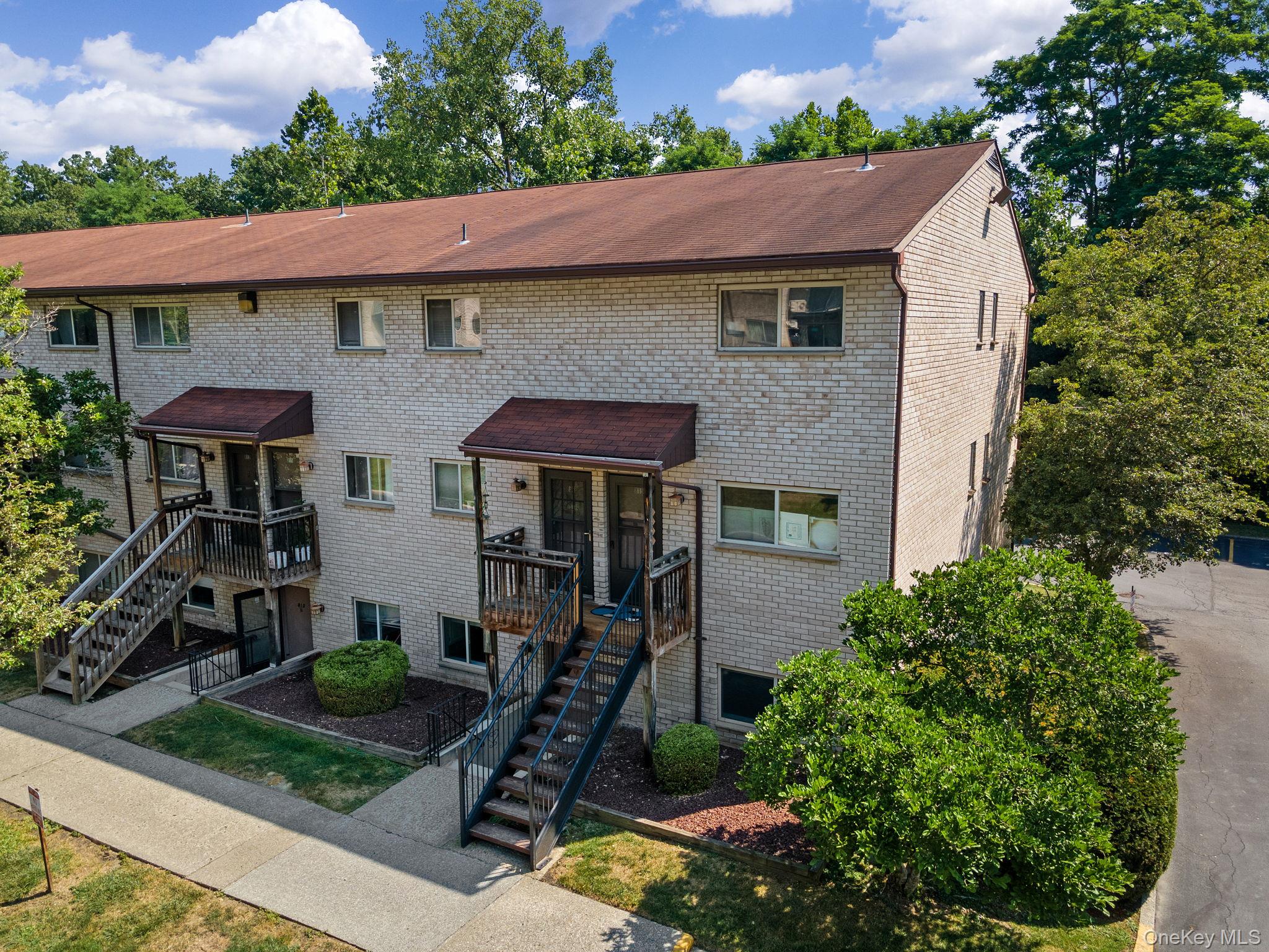 26 Cooper Road Unit: 813