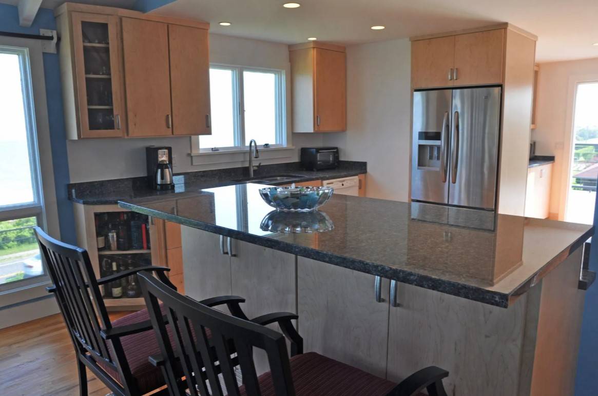 4 CLEVELAND DR