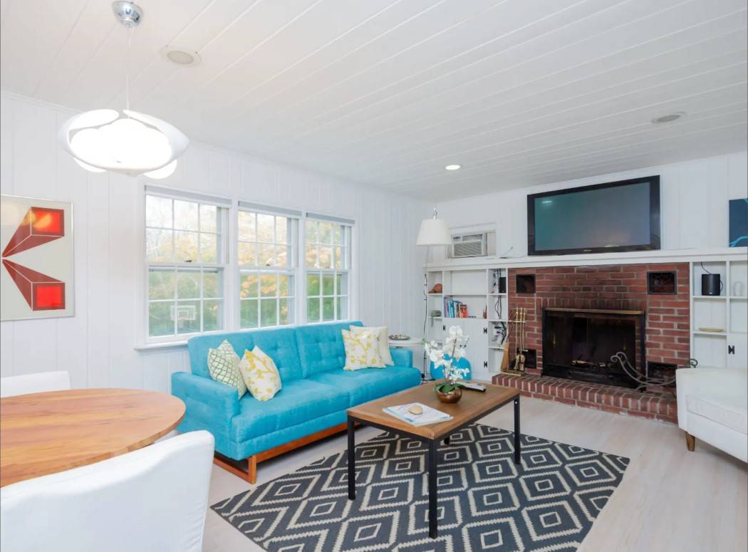22 KNOLL RD