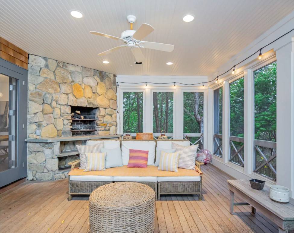 22 KNOLL RD