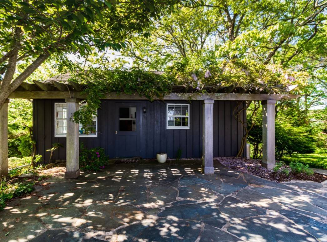 22 KNOLL RD