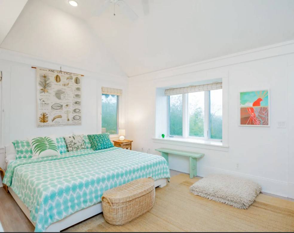 22 KNOLL RD