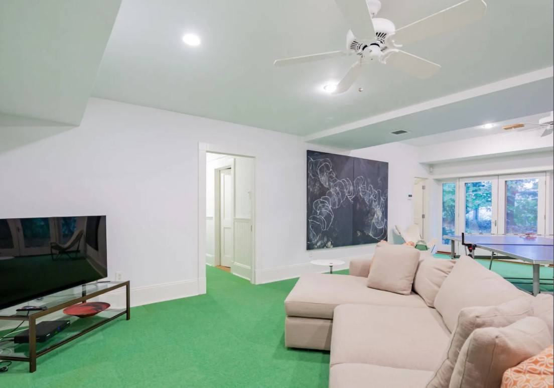 22 KNOLL RD