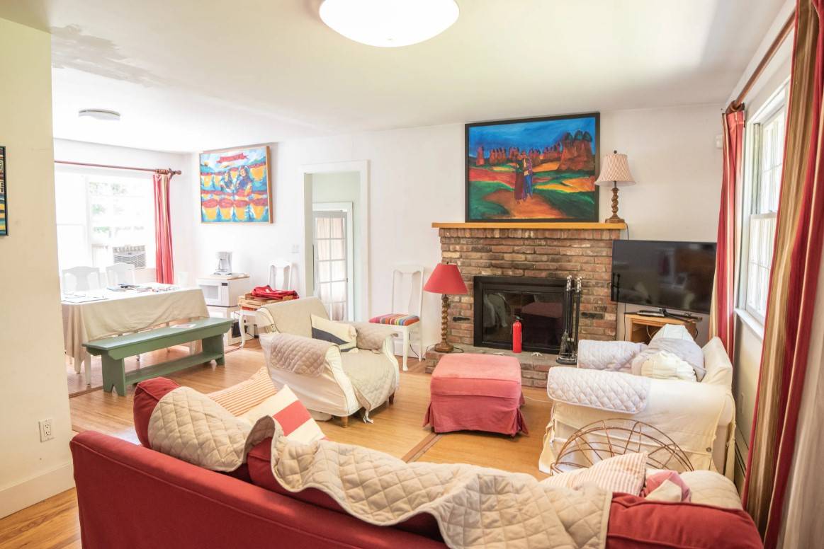 232 NORFOLK DR