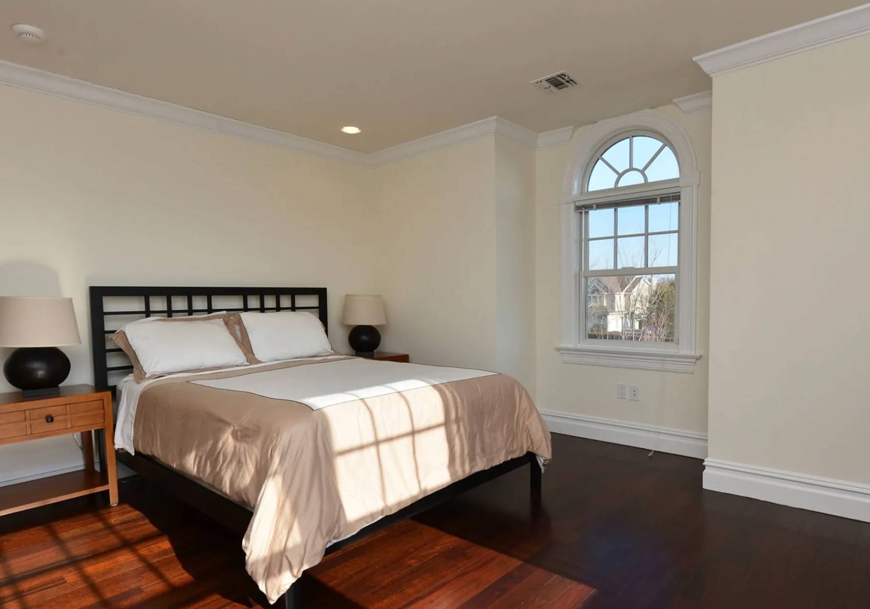 101 PARRISH POND CT E