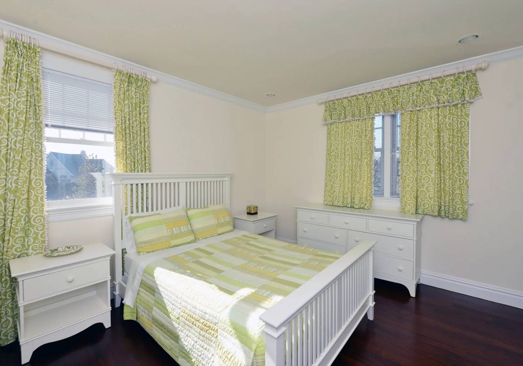 101 PARRISH POND CT E