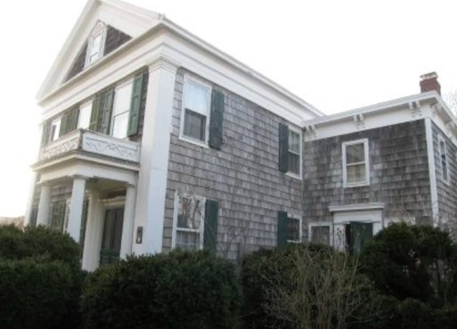2214 MONTAUK HWY