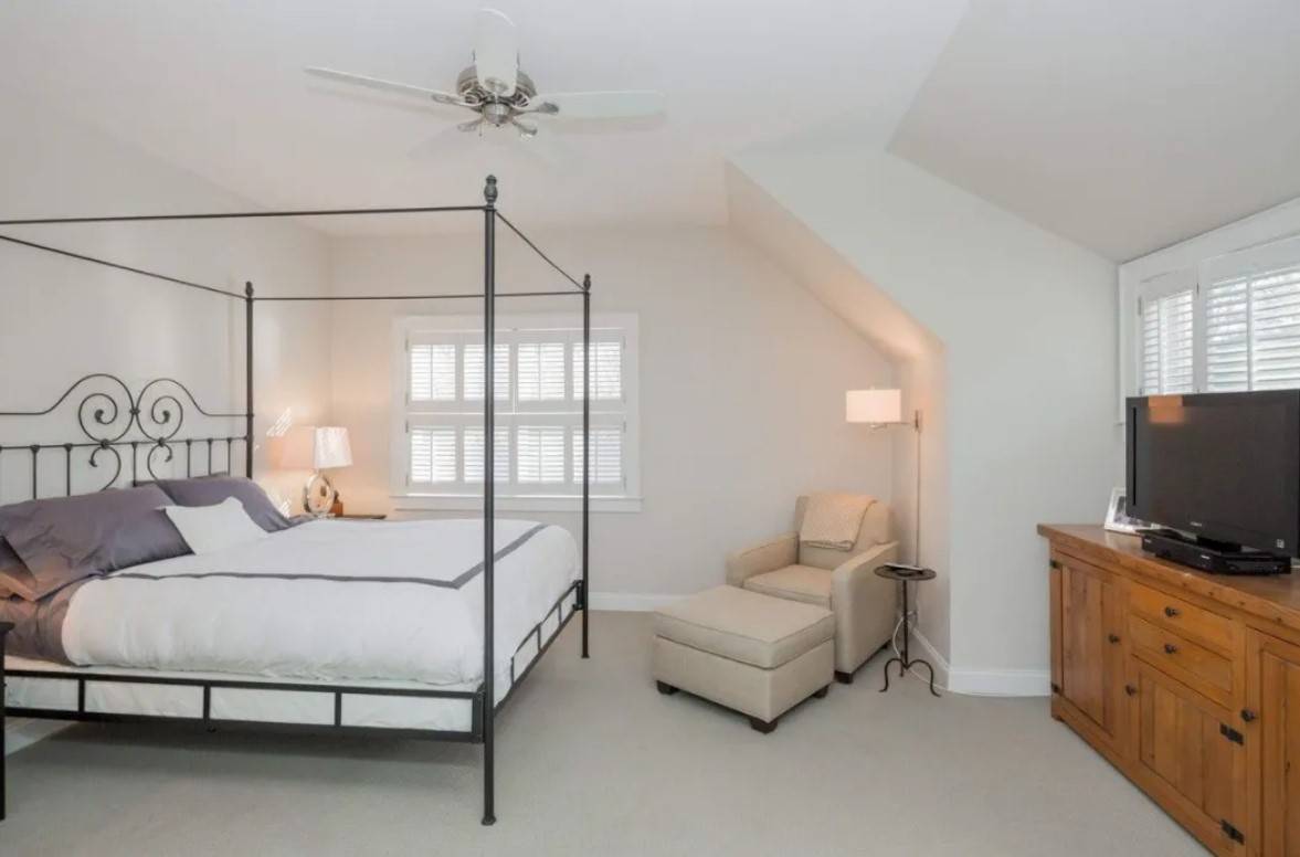11 ARDSLEY RD
