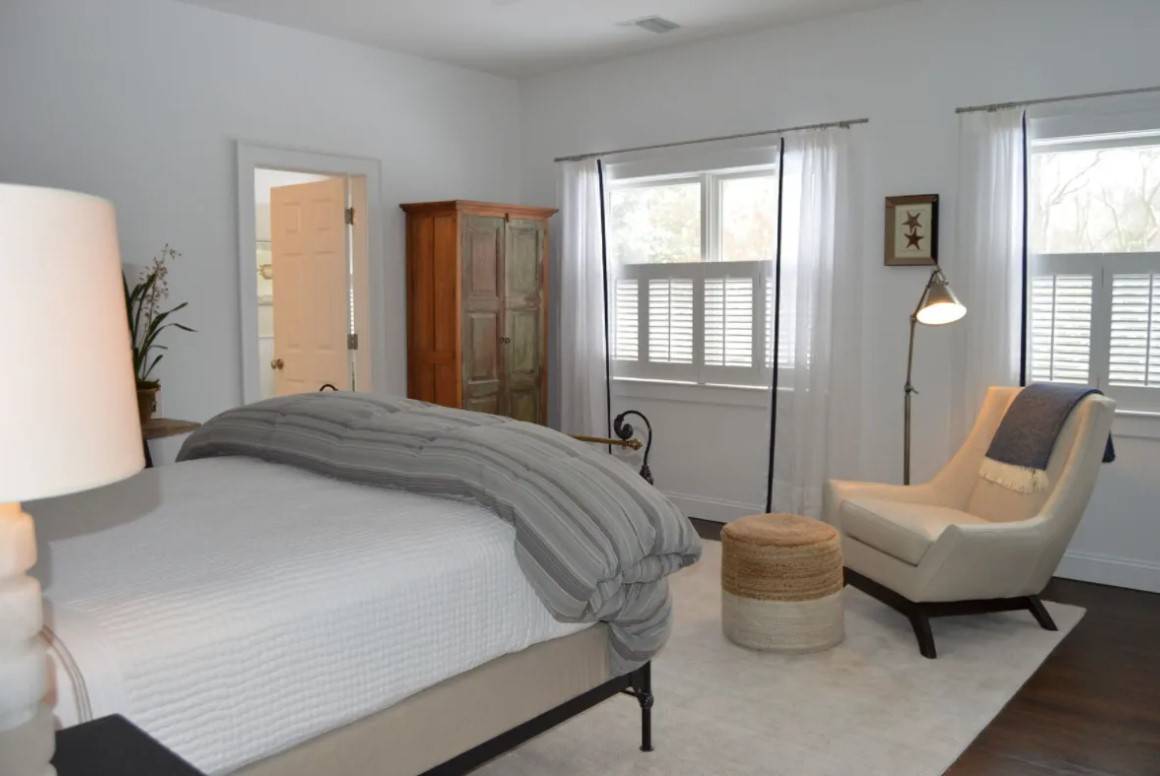 11 ARDSLEY RD
