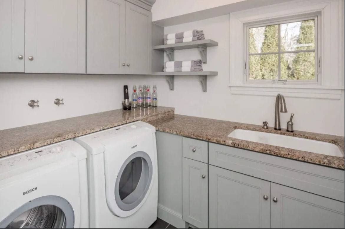11 ARDSLEY RD