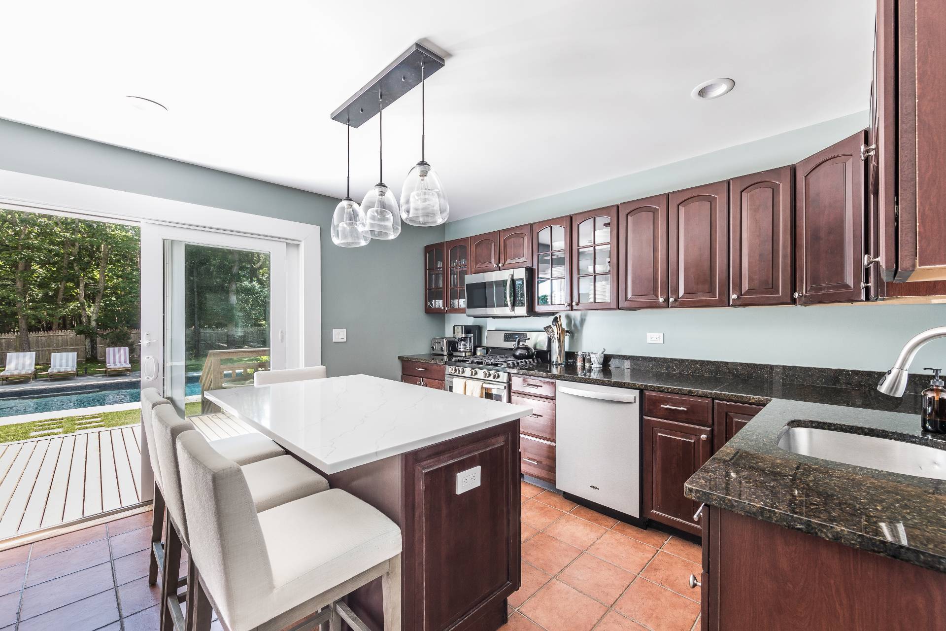 15 HIGHLAND BLVD