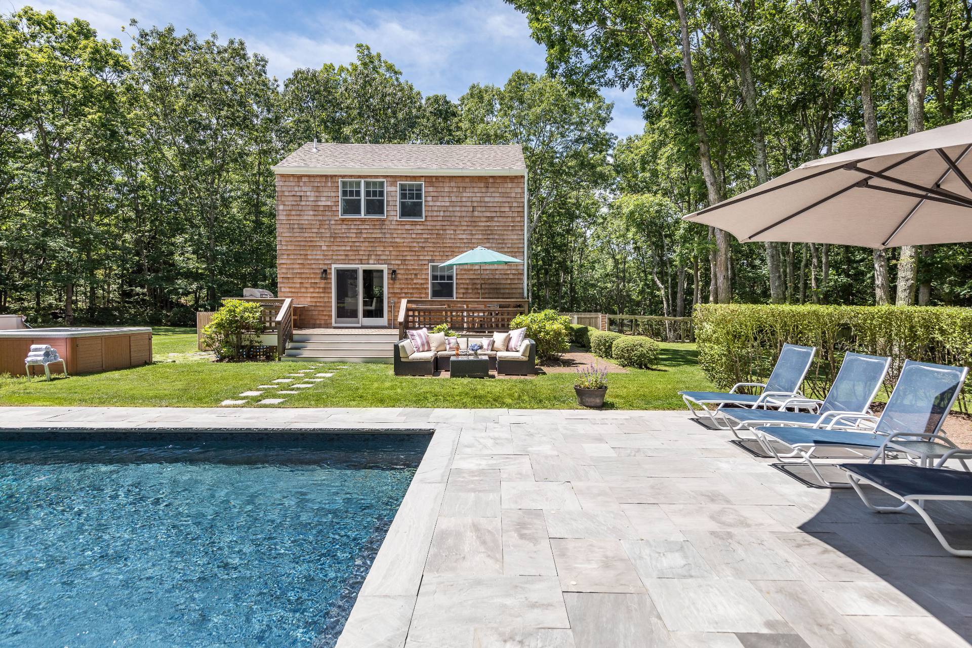 15 HIGHLAND BLVD