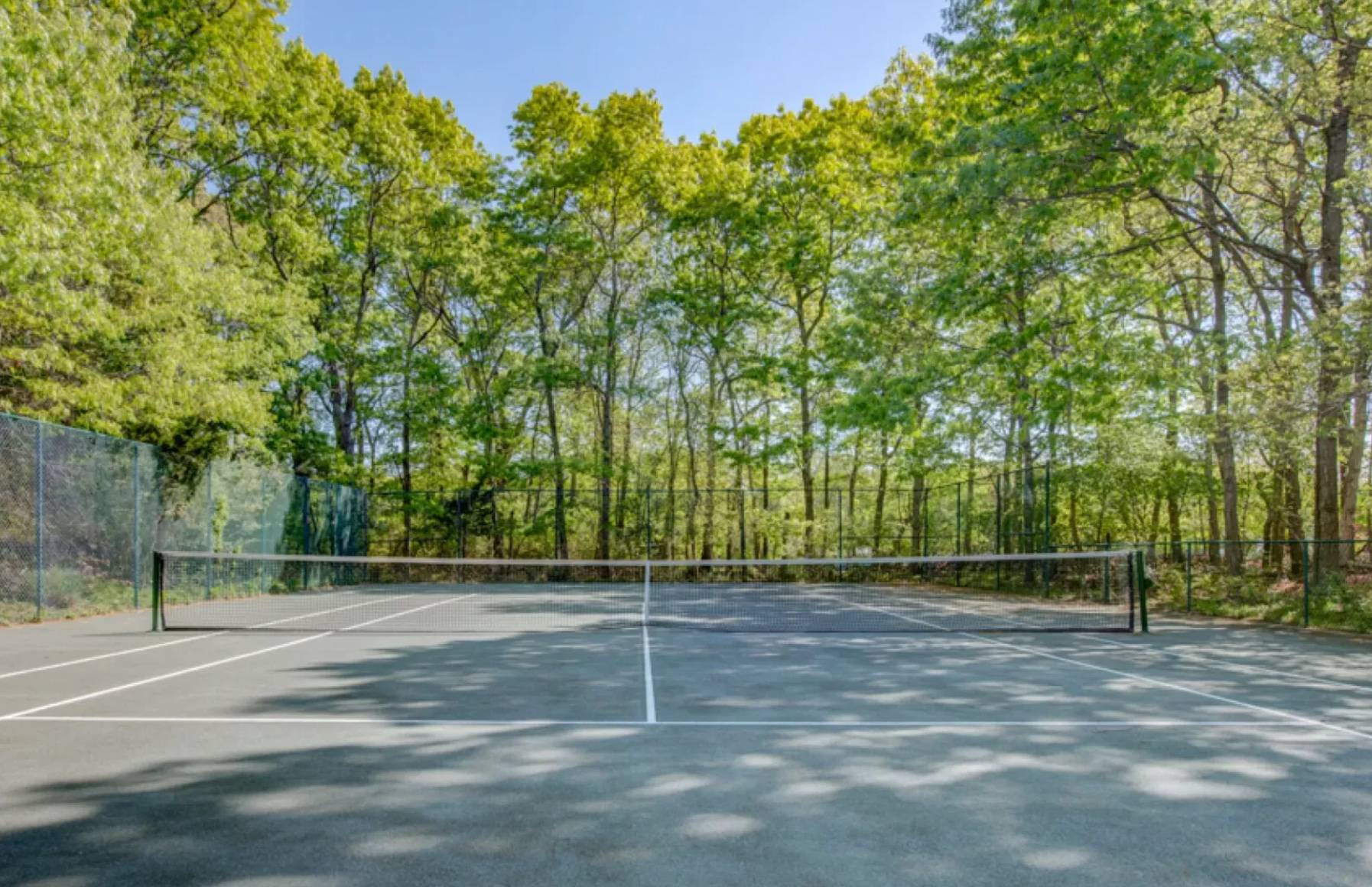 1 MOUNTAIN LAUREL LN