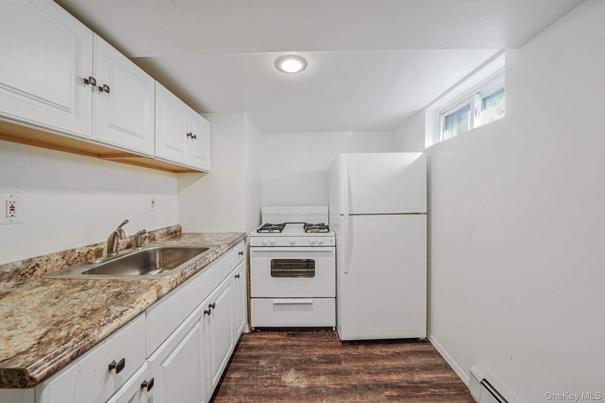 1080 N Broadway