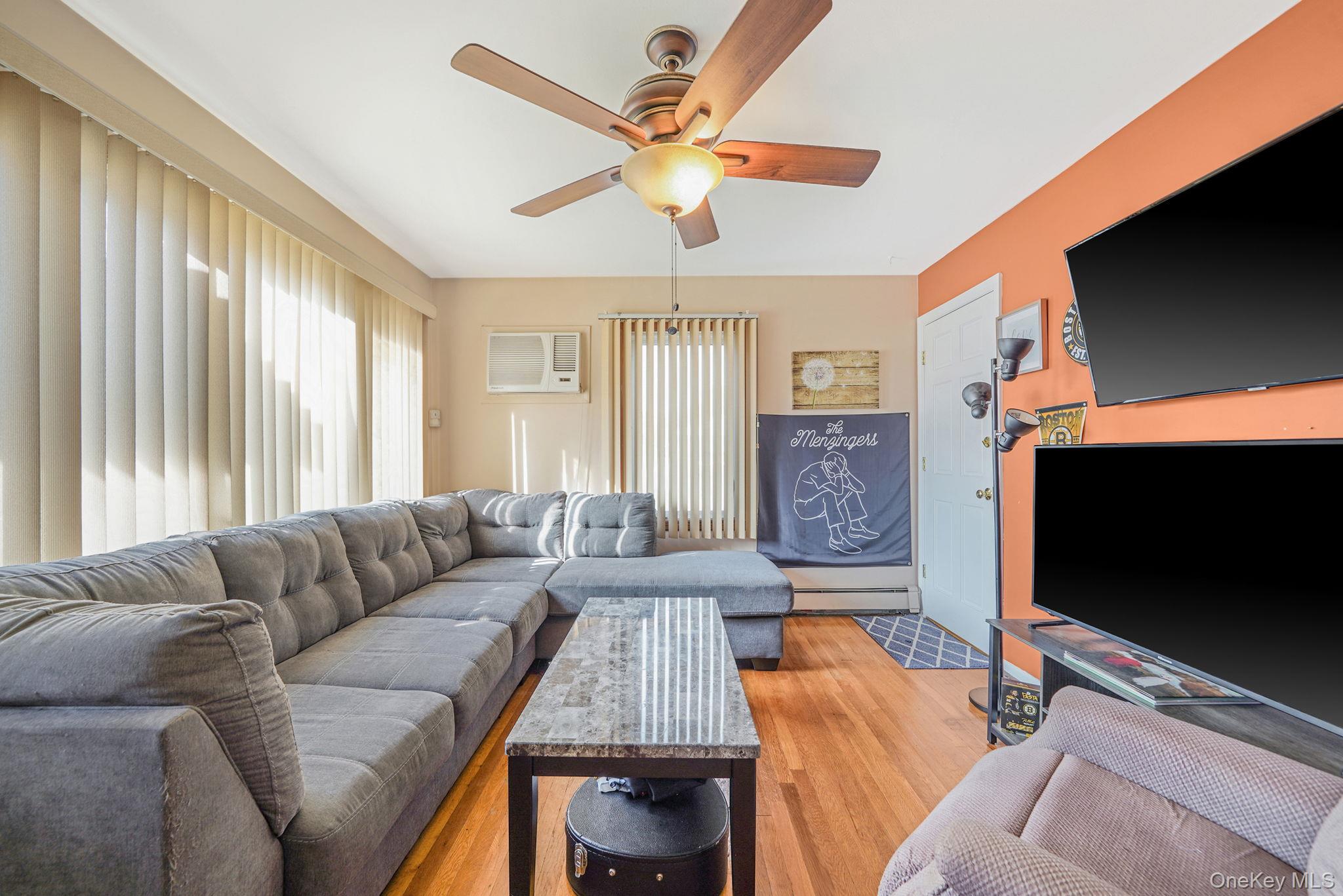 1080 N Broadway