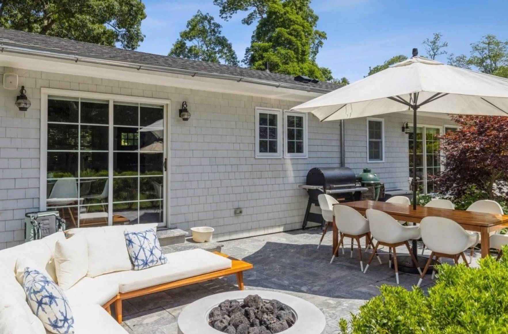 22 SANDRA RD