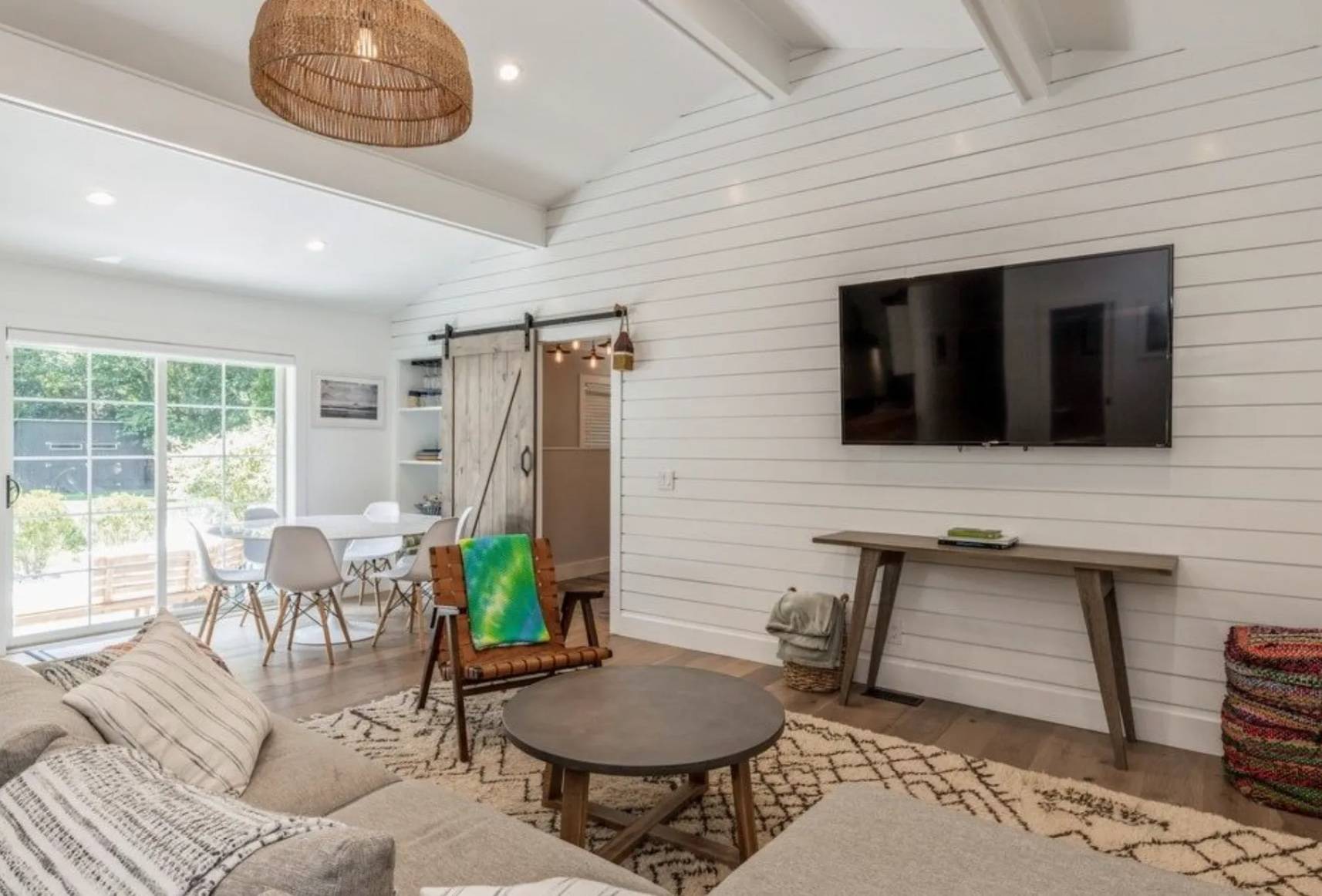 22 SANDRA RD