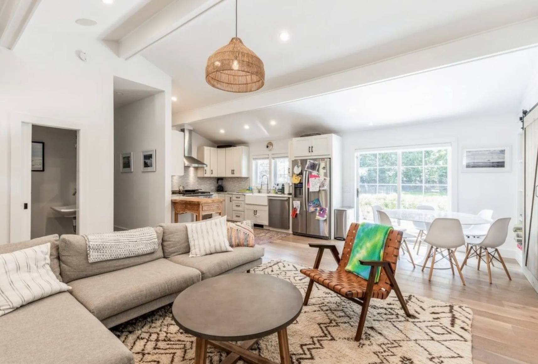 22 SANDRA RD