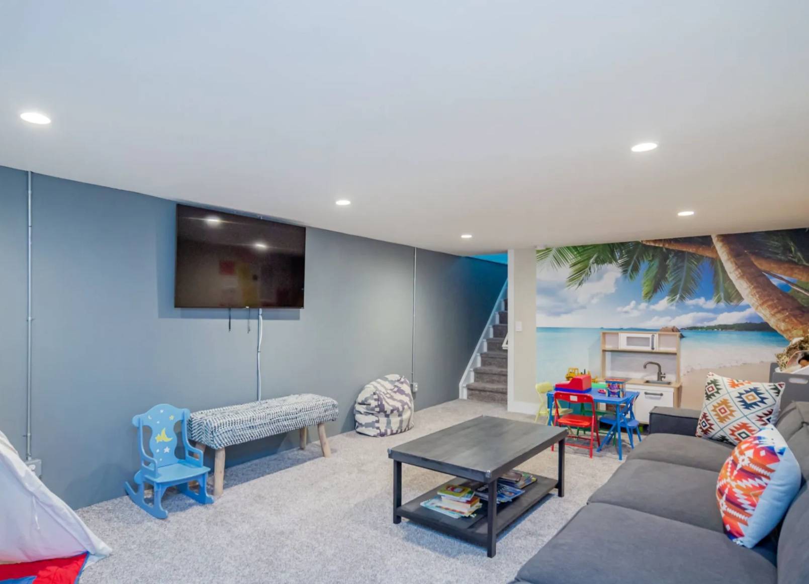 22 SANDRA RD