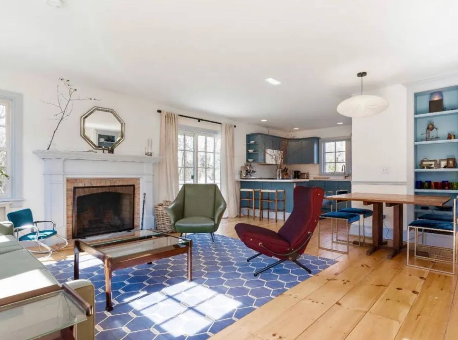 251 MEADOWS W