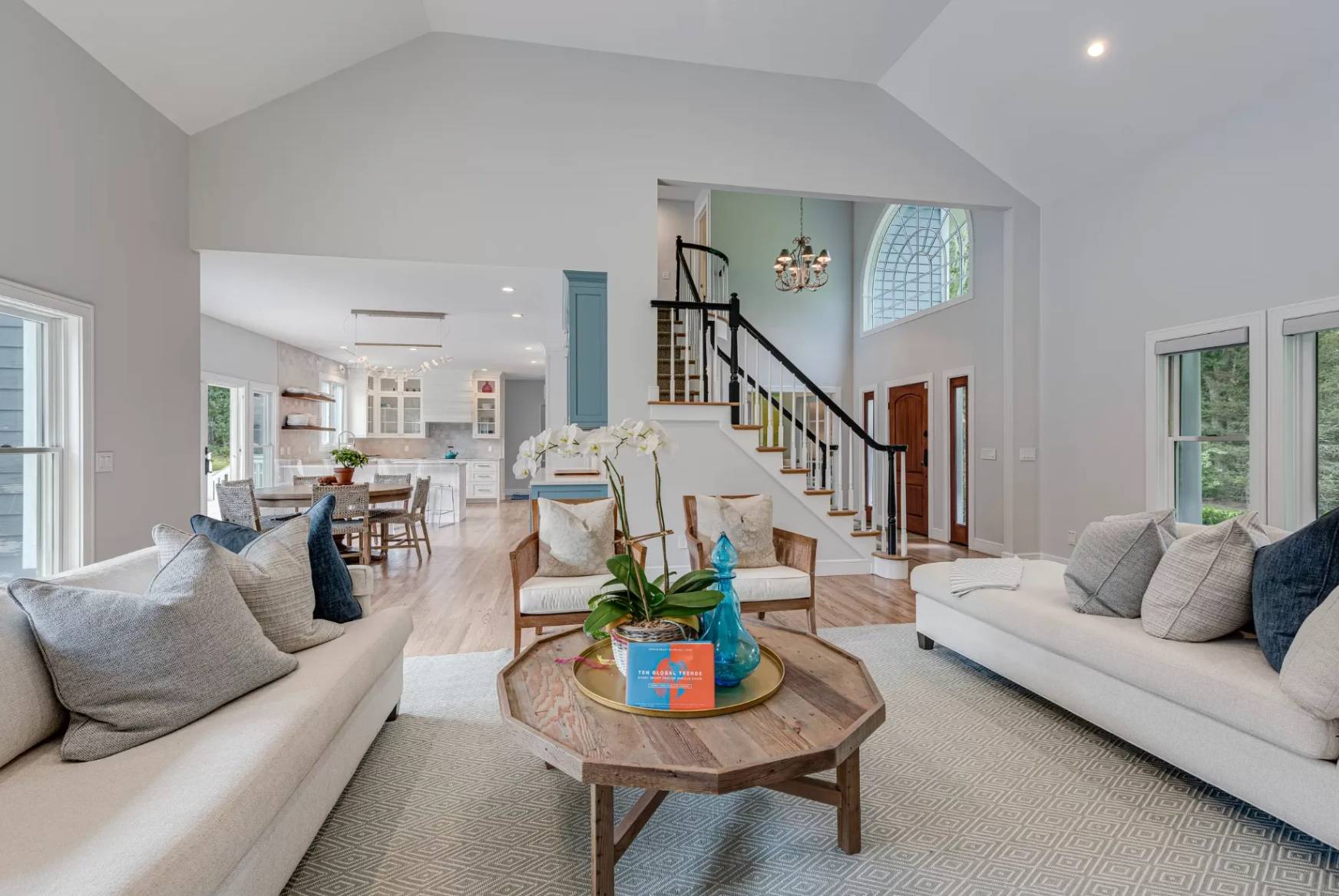 2 MOUNTAIN LAUREL LN