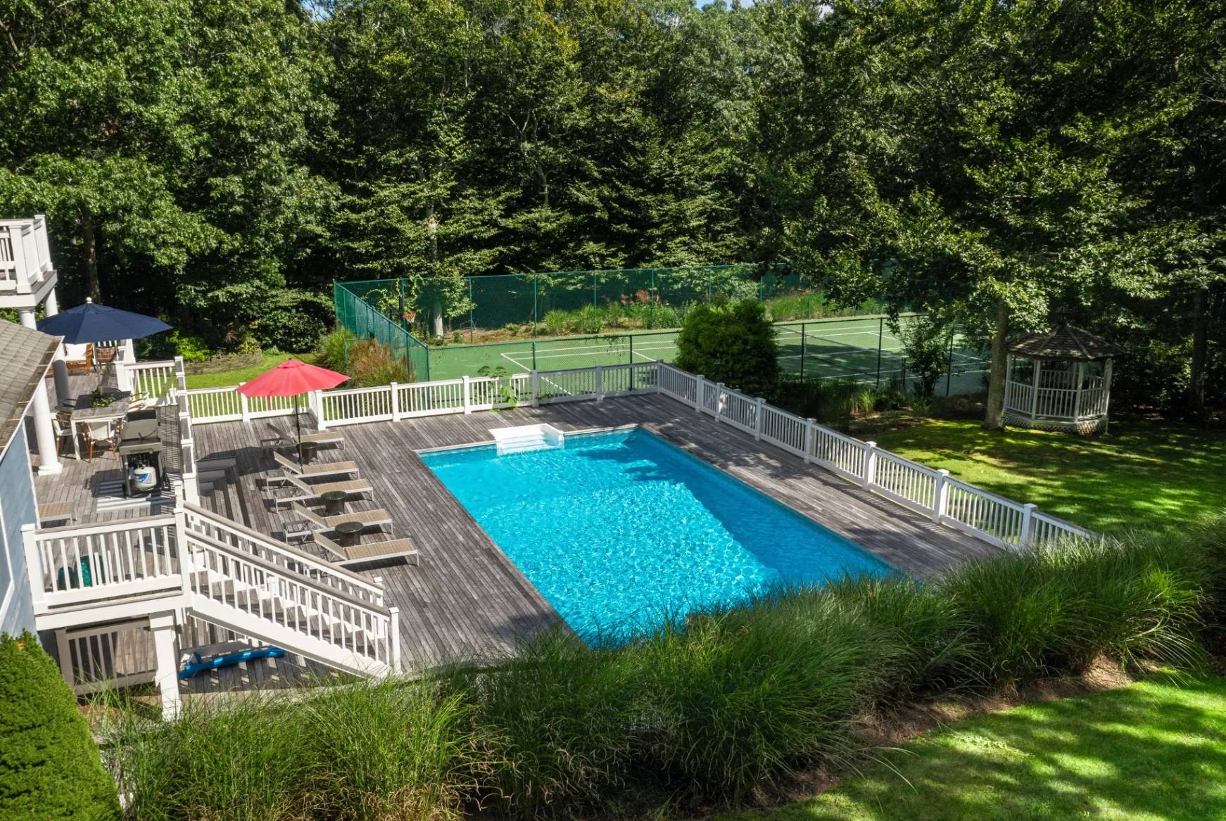 2 MOUNTAIN LAUREL LN