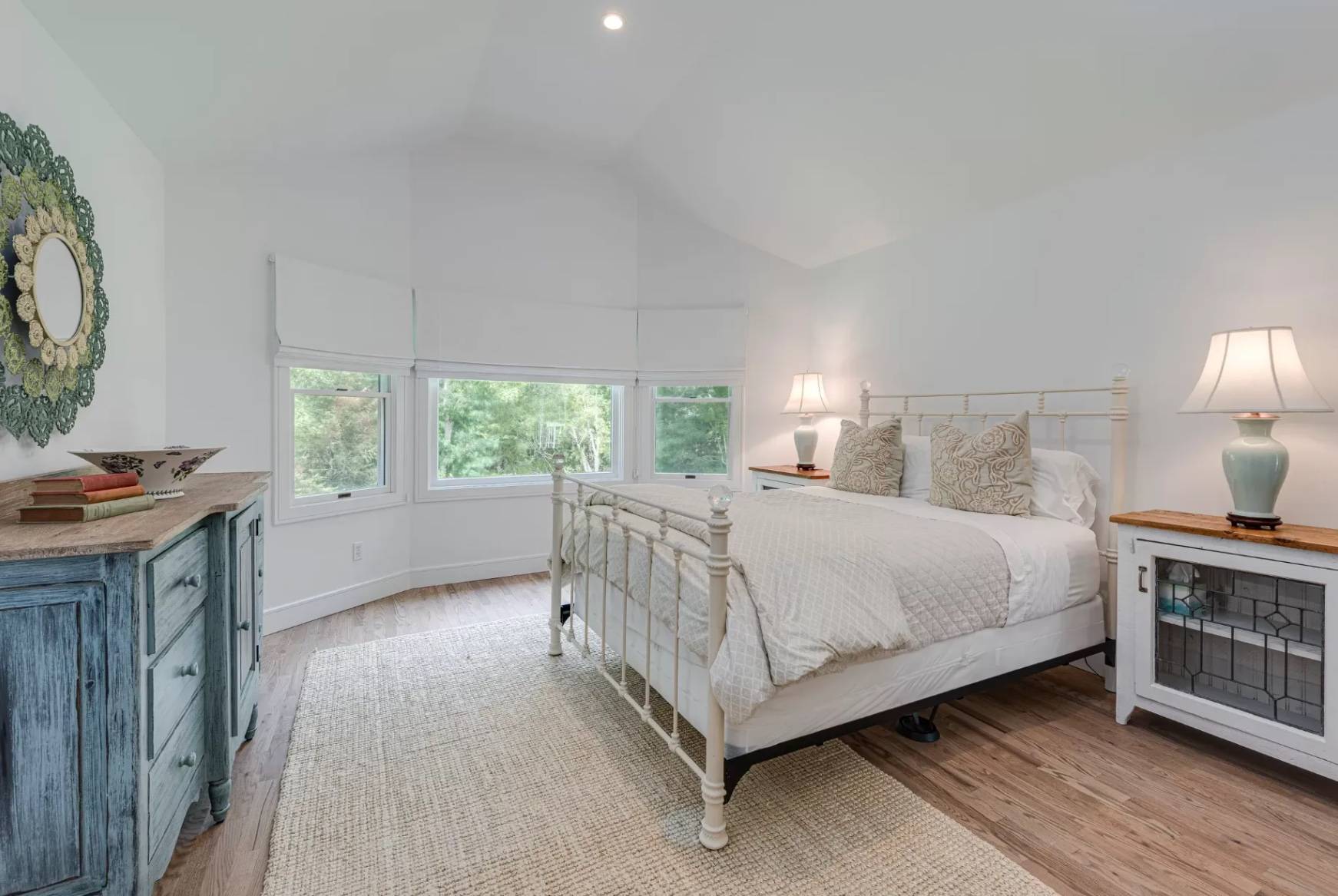 2 MOUNTAIN LAUREL LN