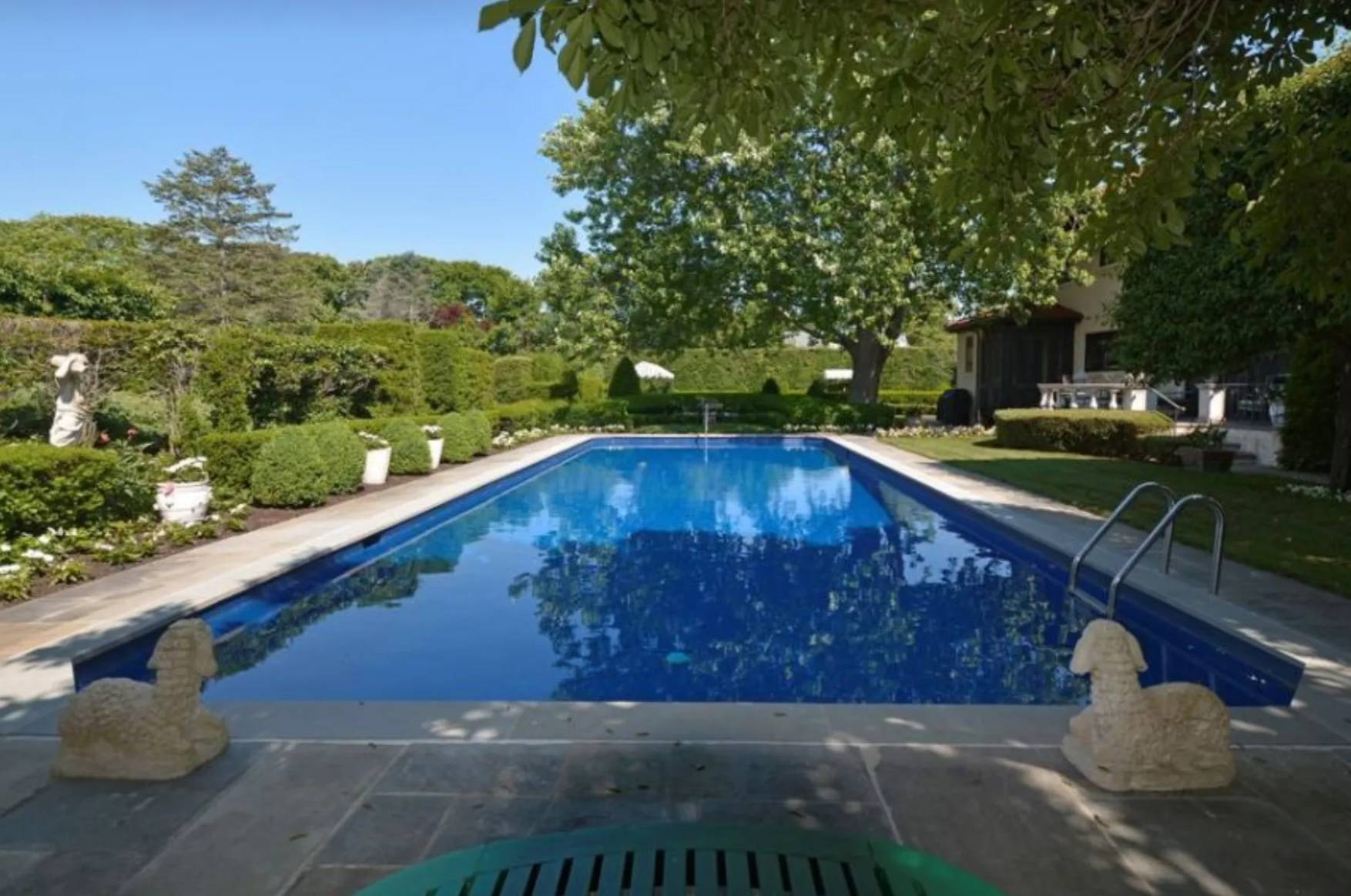 37 BEACH LN