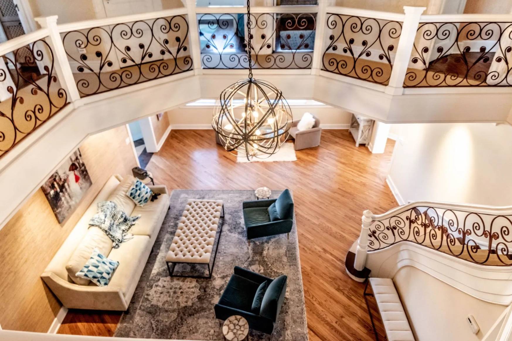 37 BEACH LN